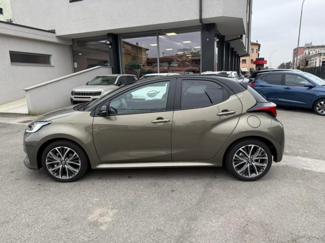 TOYOTA Yaris 1.5 130 Hybrid 5 porte Lounge Immagine 1