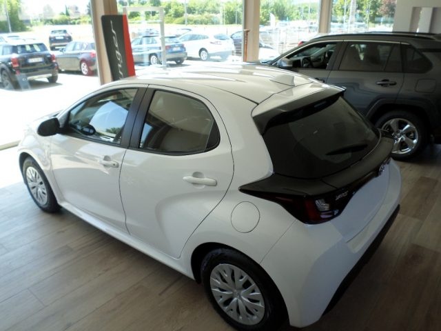 TOYOTA Yaris 1.5 Hybrid 5 porte Active Immagine 4