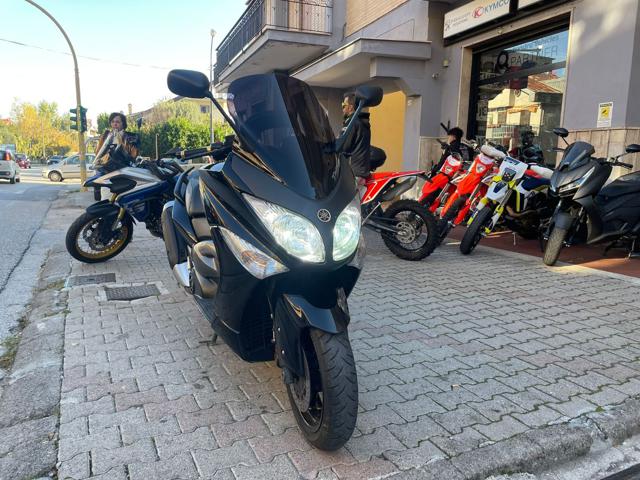 YAMAHA T-Max 500 . Immagine 3