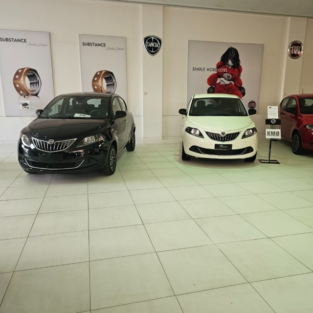 LANCIA Ypsilon 1.0 FireFly 5 porte S&S Hybrid Platino Immagine 0