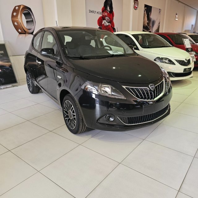 LANCIA Ypsilon 1.0 FireFly 5 porte S&S Hybrid Platino Immagine 2