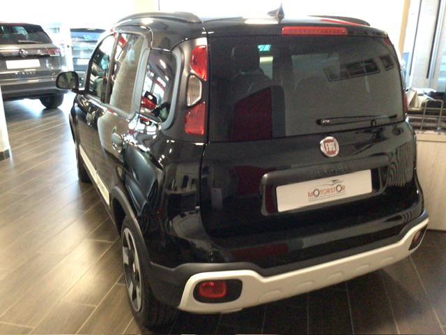 FIAT Panda 1.0 Hybrid Pandina Cross Immagine 2