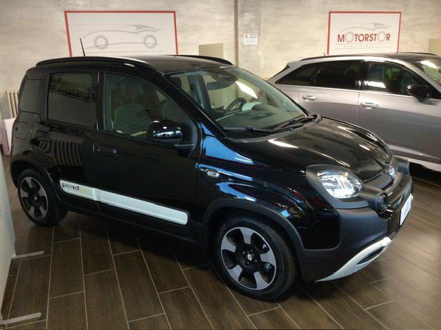 FIAT Panda 1.0 Hybrid Pandina Cross Immagine 1