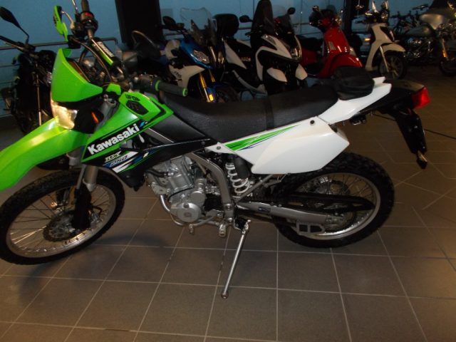 KAWASAKI KLX 250 . Immagine 4