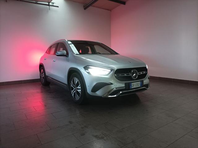 MERCEDES-BENZ GLA 180 Automatic Executive Immagine 0