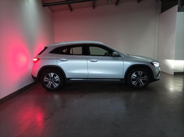 MERCEDES-BENZ GLA 180 Automatic Executive Immagine 1