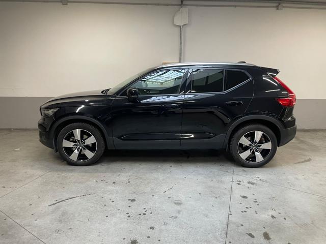 VOLVO XC40 B4 AWD Geartronic Momentum Immagine 4