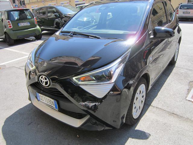 TOYOTA Aygo Connect 1.0 VVT-i 72 CV 3 porte x-cool Immagine 0