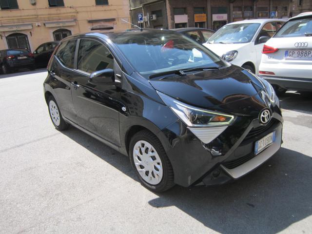 TOYOTA Aygo Connect 1.0 VVT-i 72 CV 3 porte x-cool Immagine 1