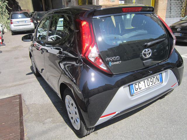 TOYOTA Aygo Connect 1.0 VVT-i 72 CV 3 porte x-cool Immagine 3