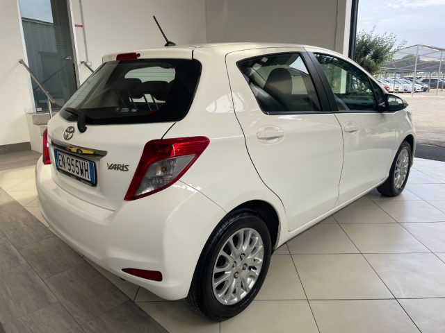 TOYOTA Yaris 1.0 5 porte Active Immagine 4