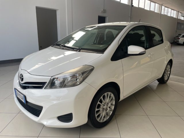 TOYOTA Yaris 1.0 5 porte Active Immagine 1