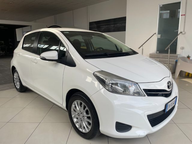 TOYOTA Yaris 1.0 5 porte Active Immagine 3