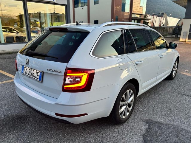 SKODA Octavia 1.6 TDI CR 115 CV Wagon Executive CarPlay/Android Immagine 1