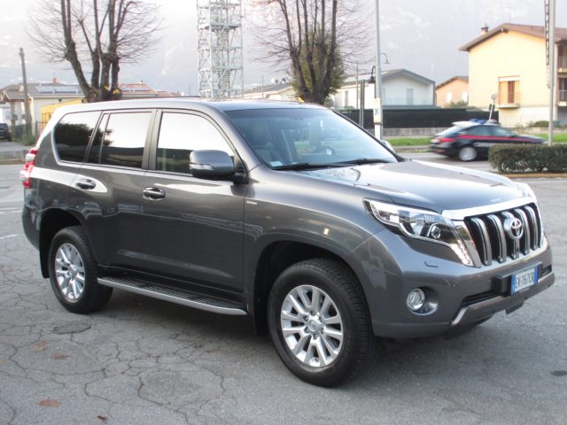 TOYOTA Land Cruiser 3.0 D4-D A/T 5 porte Style Immagine 2