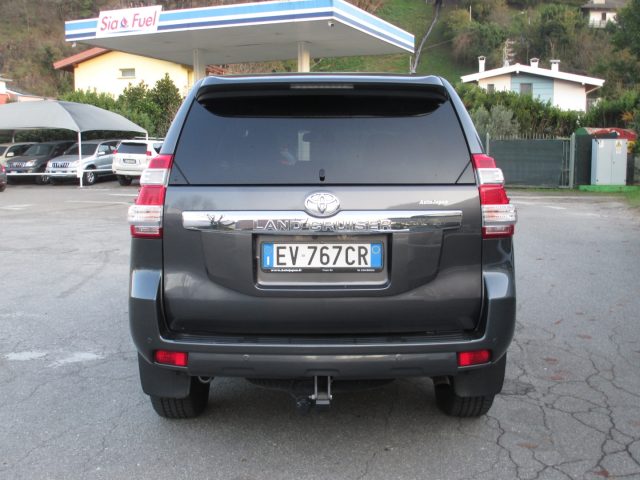 TOYOTA Land Cruiser 3.0 D4-D A/T 5 porte Style Immagine 4