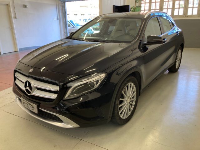 MERCEDES-BENZ GLA 220 d Automatic Business Immagine 3