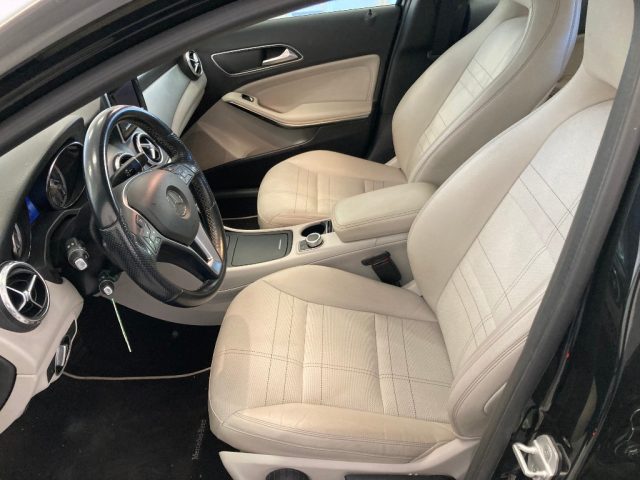 MERCEDES-BENZ GLA 220 d Automatic Business Immagine 4