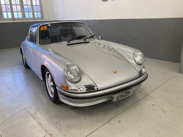 PORSCHE 911 2.4 S TARGA  "tappo olio esterno" Immagine 1