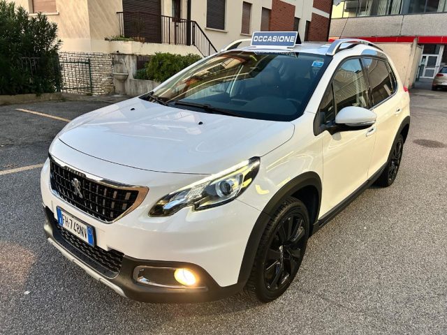 PEUGEOT 2008 BlueHDi 100 Allure *Navi/CarPlay/Android* Immagine 0