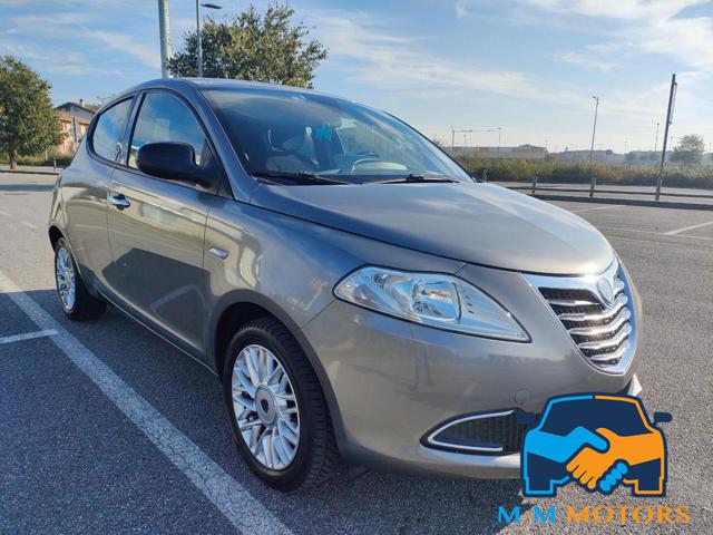 LANCIA Ypsilon 1.2 69 CV 5 porte Silver NEOPATENTATI Immagine 2