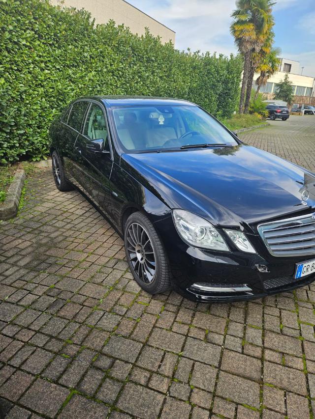 MERCEDES-BENZ E 250 CDI BlueEFFICIENCY 4M. Avantgarde Immagine 2