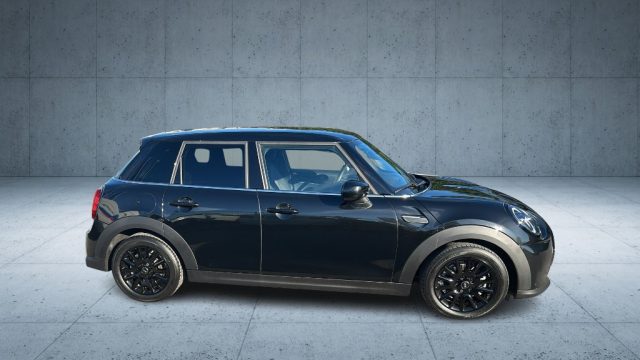 MINI Cooper 1.5 Cooper Classic 5 porte Aut. Immagine 3