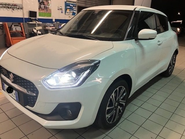 SUZUKI Swift 1.2 Hybrid CVT Top Automatica Immagine 1