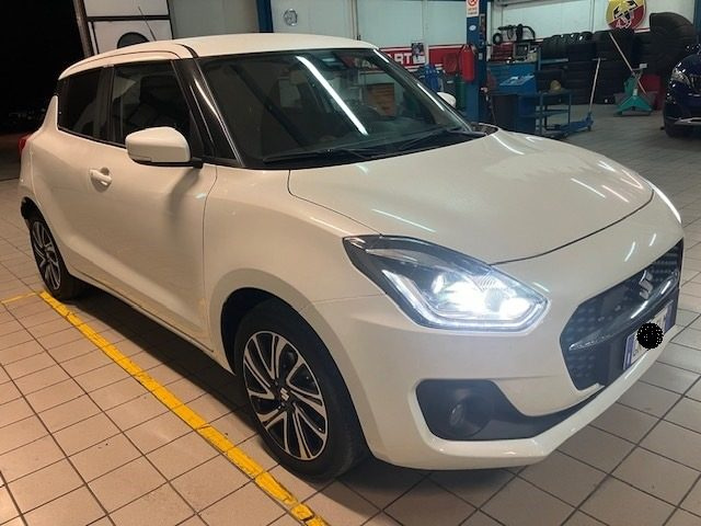 SUZUKI Swift 1.2 Hybrid CVT Top Automatica Immagine 2