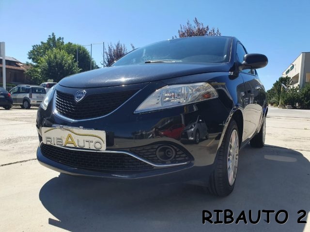 LANCIA Ypsilon 1.2 69 CV 5 porte Platinum EURO6 Immagine 0