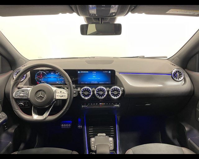 MERCEDES-BENZ GLA 200 D AUTO PREMIUM Immagine 3