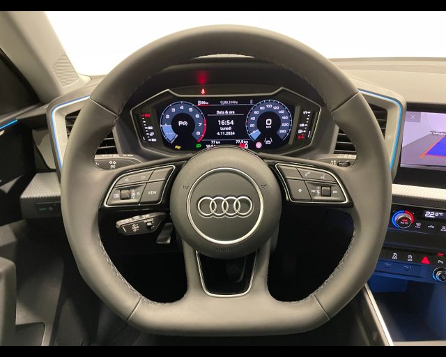 AUDI A1 ALLSTREET 35 TFSI S TRONIC IDENTITY CONTRAST Immagine 4