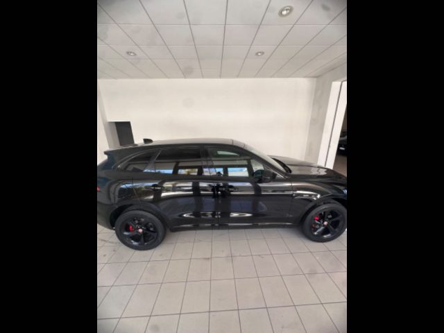 JAGUAR F-Pace (X761) -  2.0 D 180 CV AWD aut. R-Sport Immagine 2