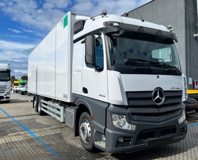 MERCEDES-BENZ Actros 2545 Isotermico Immagine 2