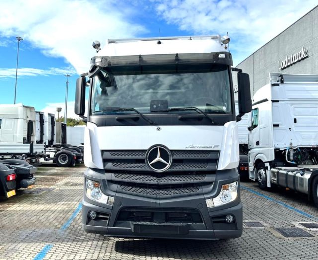 MERCEDES-BENZ Actros 2545 Isotermico Immagine 1