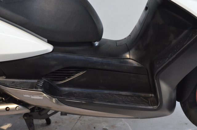 KYMCO Downtown 300i ABS 2011 Immagine 2