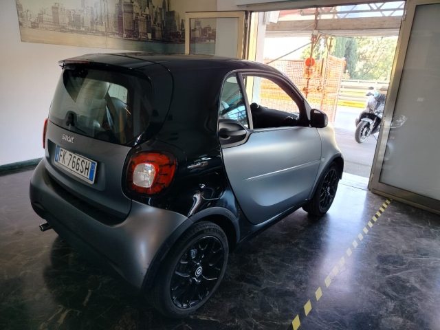 SMART ForTwo 70 1.0 twinamic Passion Immagine 1