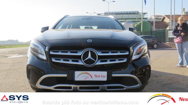 MERCEDES-BENZ GLA 180 Sport Immagine 1