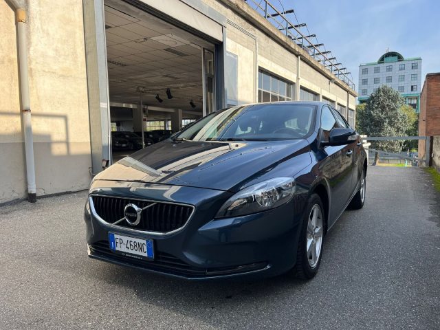 VOLVO V40 D2 Business Immagine 0