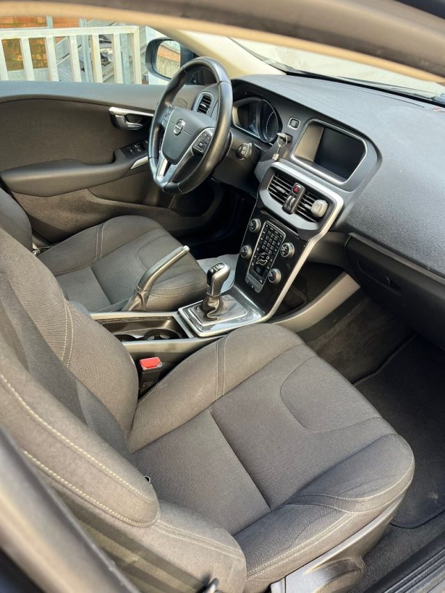 VOLVO V40 D2 Business Immagine 2