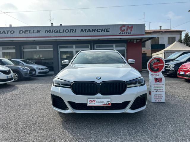 BMW 520 d 48V Touring Msport mhev Immagine 1