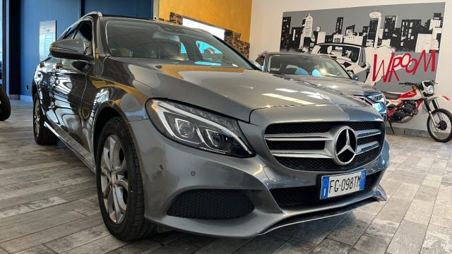 MERCEDES-BENZ C 220 d S.W. Sport Immagine 1