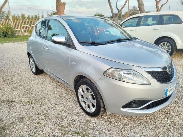 LANCIA Ypsilon 1.2 69 CV 5 porte GPL Ecochic Platinum Immagine 1