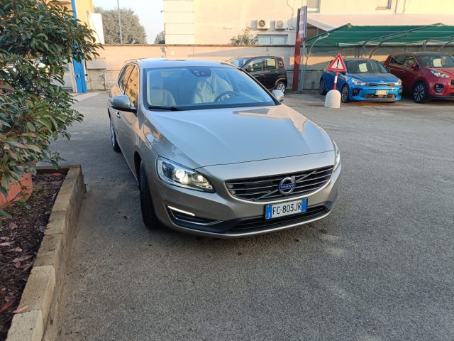 VOLVO V60 D3 Summum Immagine 3