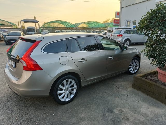 VOLVO V60 D3 Summum Immagine 4