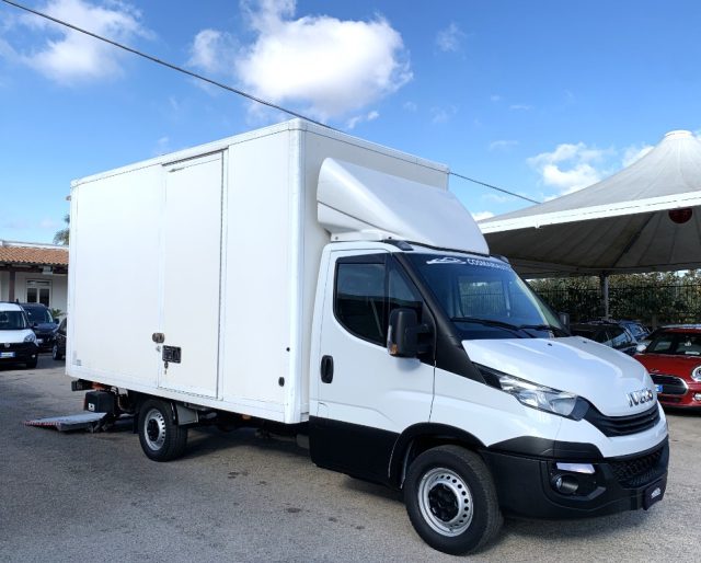 IVECO Daily 33S14H 2.3 HPT Cassa Pedana 750kg Passo 3750 Immagine 0