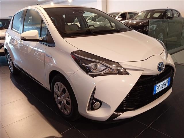 TOYOTA Yaris 5 Porte 1.5 VVT-i Hybrid Active Plus e-CVT Immagine 4