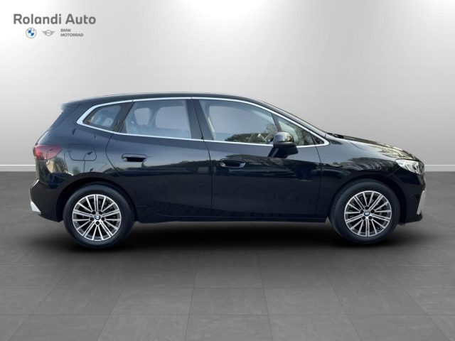 BMW 218 d Active Tourer Luxury auto Immagine 3