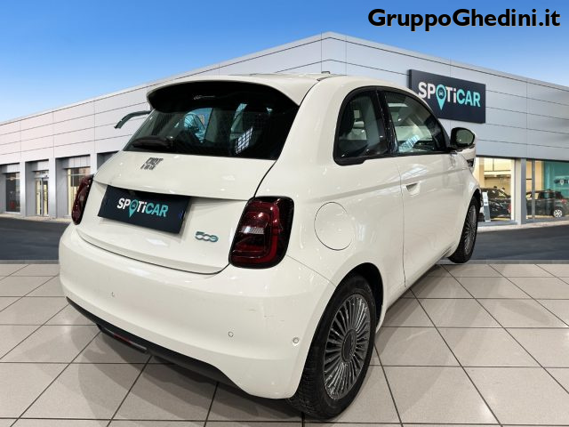 FIAT 500e La Prima Berlina 42 kWh Immagine 4