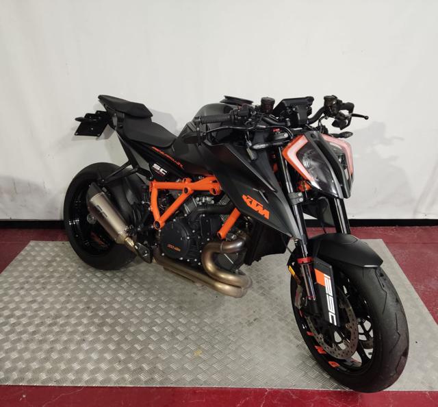 KTM 1290 Super Duke R Immagine 0